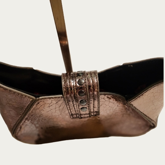 Silence + Noise Brown Shoulder Bag with Metallic Finish - Picture 7 of 15